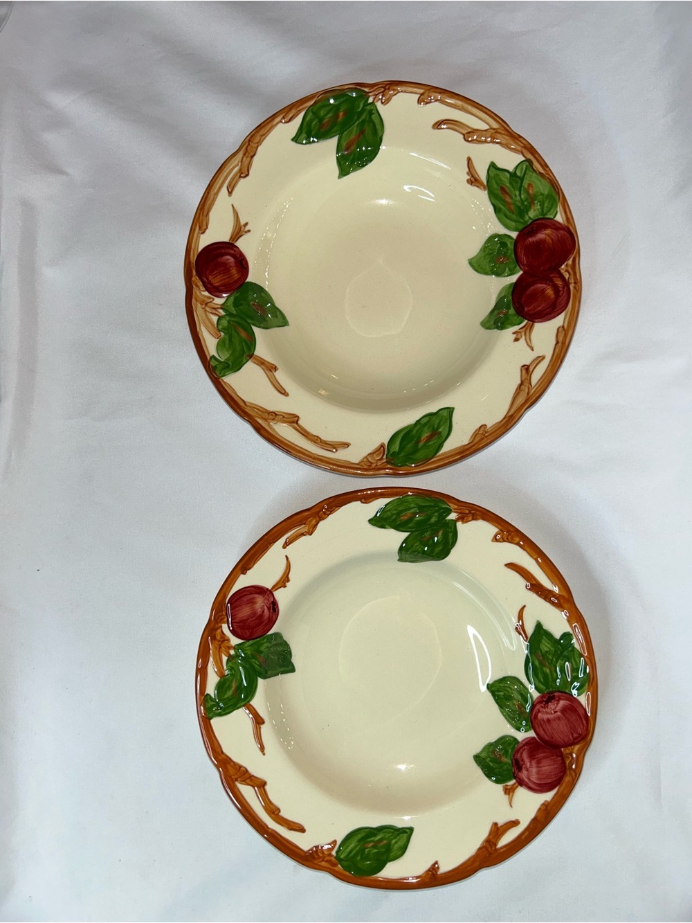 Franciscan Apple Print Vintage Hand-Painted Salad Soup Bowls Set of 7  - 1 Chip - Picture 10 of 11